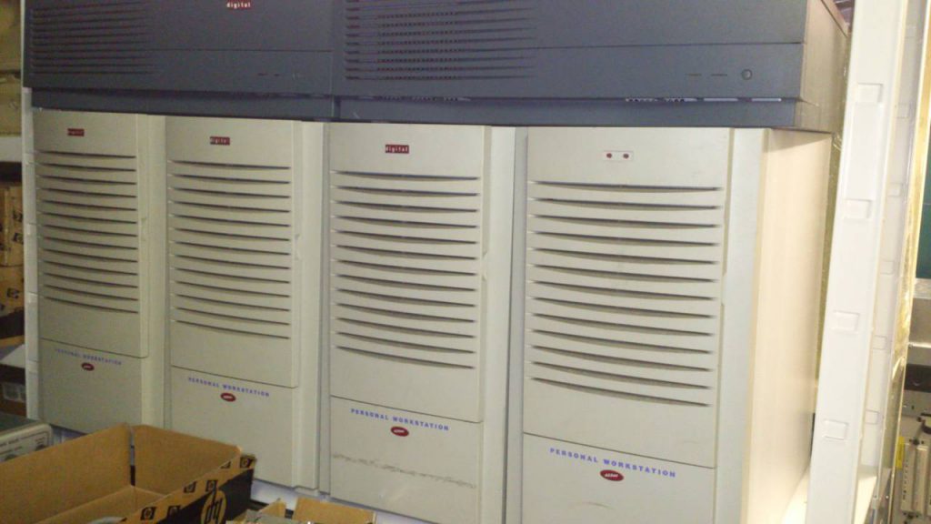 Digital Personal Workstation 433au/500au und AlphaStation 500/266
